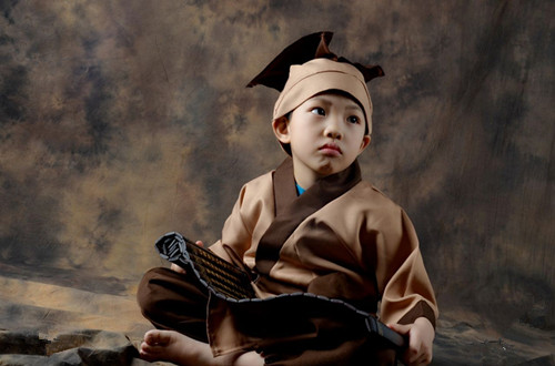 朱元璋出了一个上联,7岁小孩对出下联,朱元璋大喜:重重有赏|朱元璋|小