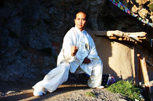 大理段氏一阳指传人,被誉为中华一绝,收徒6000,遍及36个国家|中华|大理|一阳指_新浪新闻