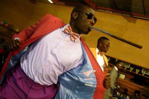 土豪暴发户原来最喜欢穿这种牌子的衣服