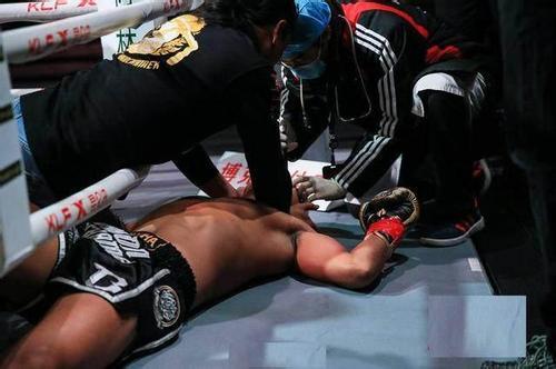 苏波邦装逼始终遭雷劈