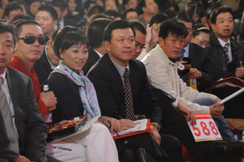 央视春晚开场前倒数十秒广告争夺战:养瘦惜败