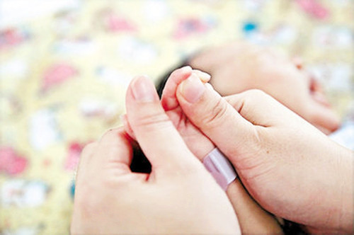 给1岁以内的宝宝做感统训练,大家学学!