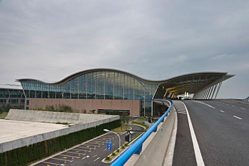 2017年中国大陆吞吐量最高的十大机场成都西部第一