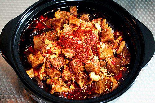 寒冷的冬季,来份牛肉满满的火锅可好