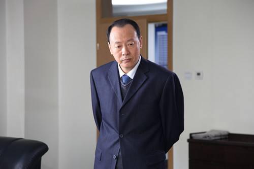陈清泉是汉东省京州市中级人民法院副院长,插手大风厂股权纠纷案,帮助