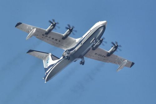 首次实现国内四发螺旋桨飞机的滑流模拟技术和转速同步控制技术;提出