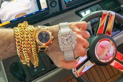 土豪不炫富手就痒,渣渣们是不会懂得!