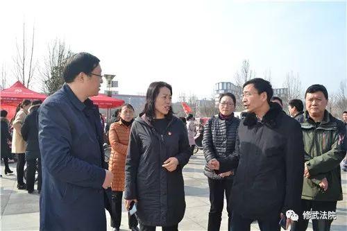 前来文化城指导工作的县委书记郭鹏,县政法委书记刘祖国等领导,专门来