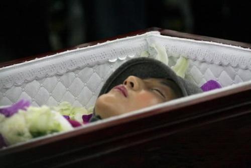 22岁被张艺谋夸容貌绝佳, 却因一个鱼缸而丧生, 网友: 真可惜!