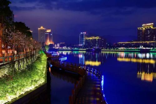 广东省最穷的地级市, 人均GDP全省落后, 连云