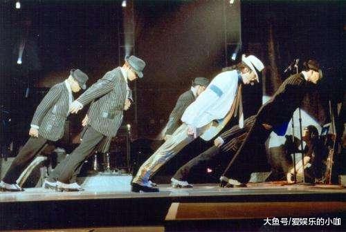 迈克尔杰克逊身体倾斜45度是怎么做到的? 看完