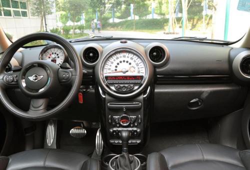 仪表盘造型最奇葩的5款车，mini有个性，丰田像光头！-新浪汽车