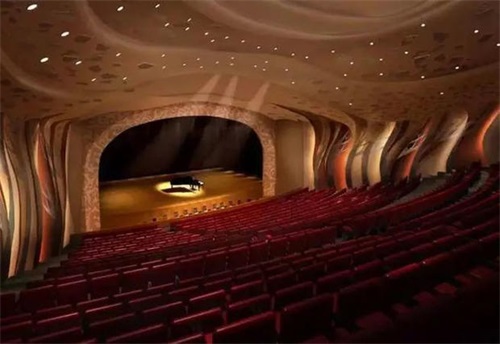 兰博中心不仅拥有国际顶奢酒店,奢装"城市会客厅",还包含高端精品购物