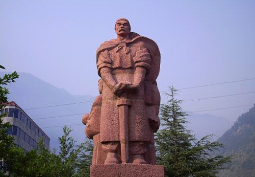 此人19岁统帅千军,21岁封王,32岁被割1000刀至死一声不吭!