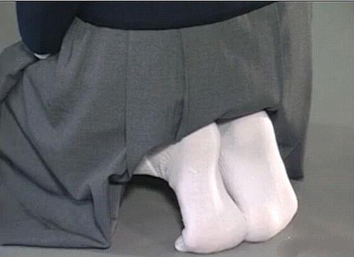 日本女人为什么喜欢跪着跪着舒服