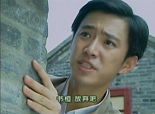 作为黑豹子陆振华和王雪琴之子,按说陆尔豪应该是个非常刚烈的人才对