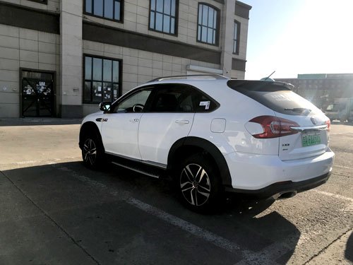 5秒内破百,百公里油耗2l?试驾比亚迪唐80