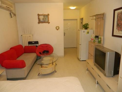 1,忌不净宅就入住净宅其实是在抹去屋子前一个主人的痕迹,最好的方法