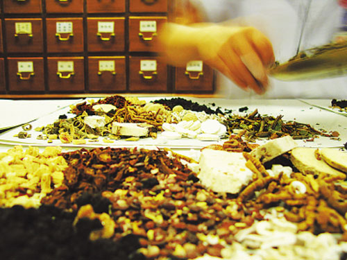 这是因为中医认为,药物食物都有"四气",即寒,凉,温,热不同的性质.