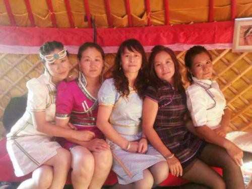 现在的蒙古国不仅仅面临男女比例失调的问题,人口增长率的下降才是最