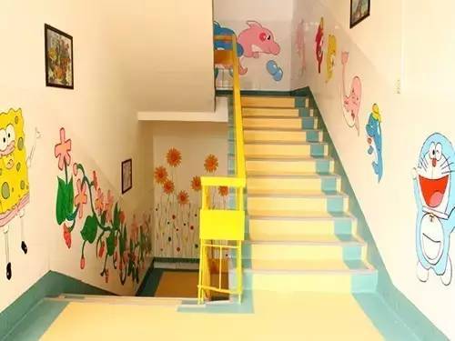 幼儿园这样装饰楼梯,孩子们居然喜欢爬楼梯了|楼梯|幼儿园|墙绘_新浪