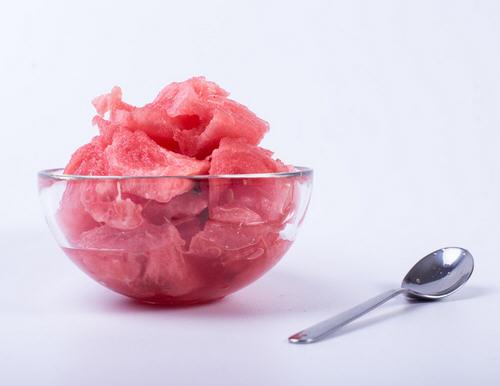 西瓜没吃完要怎么保存?冷藏超过24小时就不要