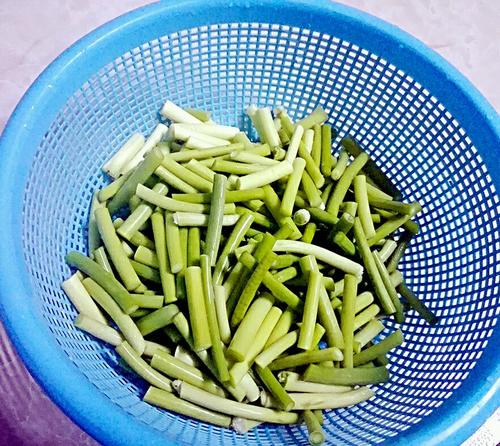 家常菜之蒜心炒腊肠