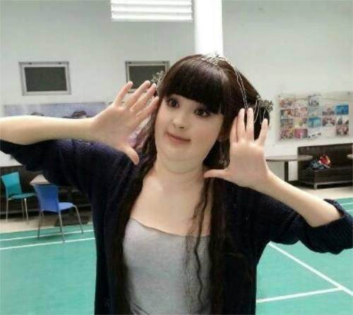 当女神被p胖20斤!赵丽颖脸变成球,关晓彤辣眼睛,热巴最美