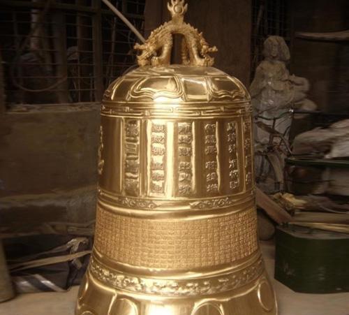 《遮天》—最强七大神兵,天帝叶凡的仙鼎,无愧第一