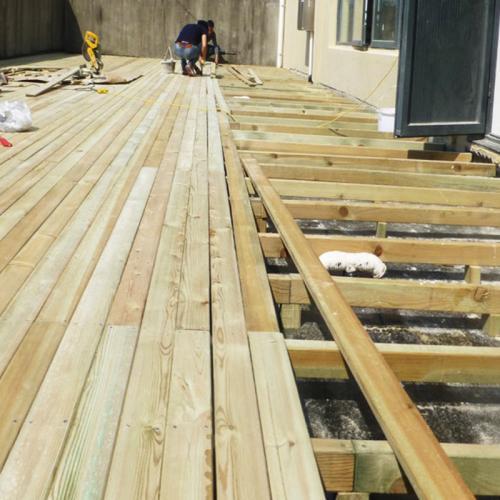 木工给你家这样装地板龙骨,给他多加一倍工钱,比瓷砖还耐用