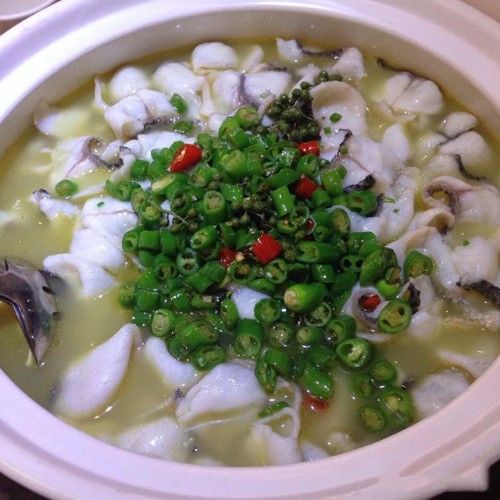 青花椒片片鱼鲜美醇厚酸香微辣两种辣椒滋味互补缺一不可