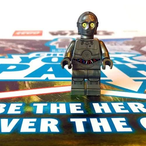 赤脚行走乐高积木地狱之路吉尼斯世界纪录再被破