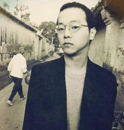 谢霆锋首次爆料想跟窦唯合作! 8个字评价窦唯