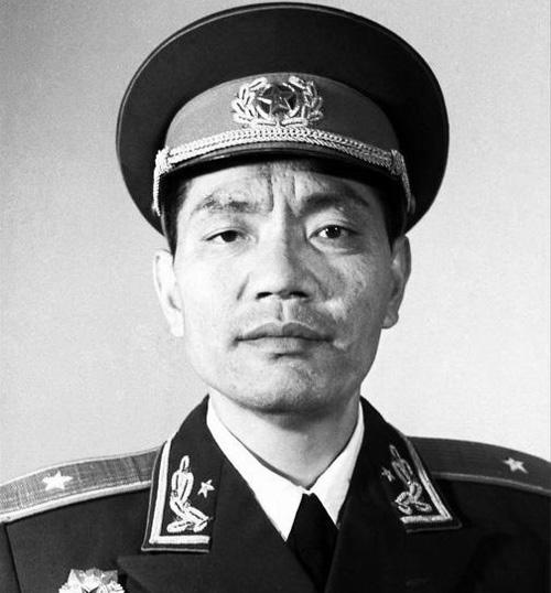 资料显示,在1998年去世的开国少将有王庆生,余光茂