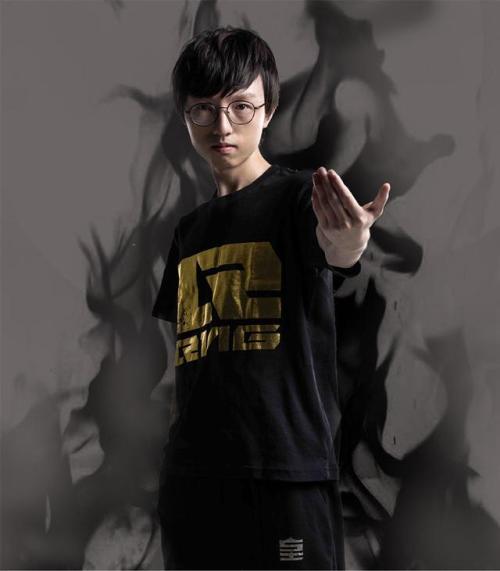 lol:rng打野麻辣香锅粉丝送他大量美食,被翻牌表示人生圆满了