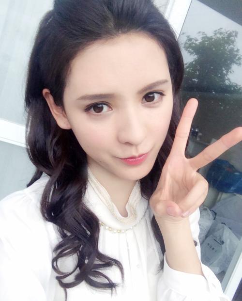 王思聪前女友张予曦好像年轻的蓝洁瑛网友原装和整容的差别