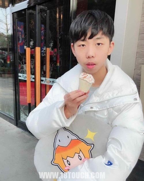 绝地求生小叮当在Narin战队成立后依旧休闲看