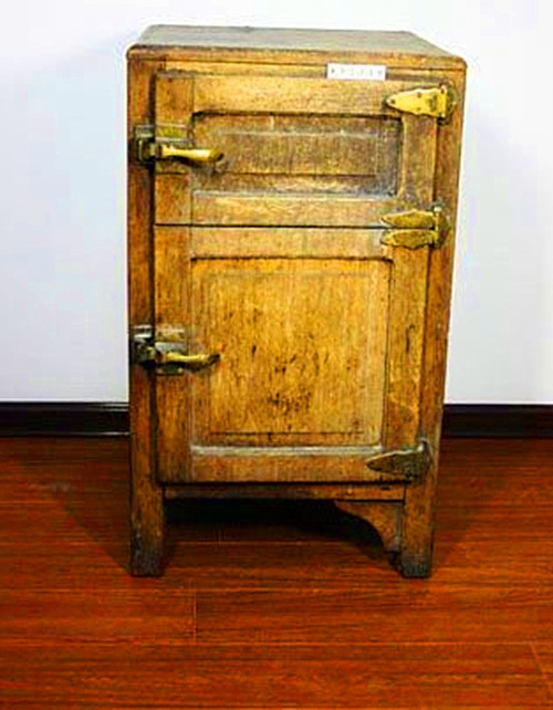 您见过吗清朝皇帝御用的冰箱现在是国宝哟