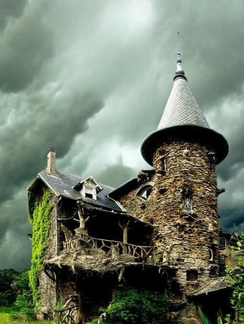 《15栋童话般的梦幻小屋》感觉就是魔法世界里才会出现的建筑物呢