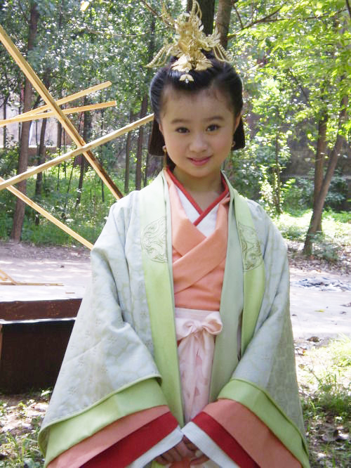 张嫣的一生是悲剧的,虽然出生显贵,嫁给了最尊贵的人.可是