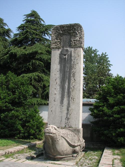 传说朱元璋害死了徐达,可是徐达死后的墓碑竟比朱元璋的还要高?