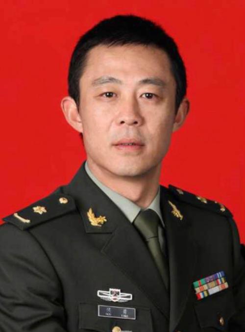 侯勇微博宣布结束军旅生涯 从军27年正式转业