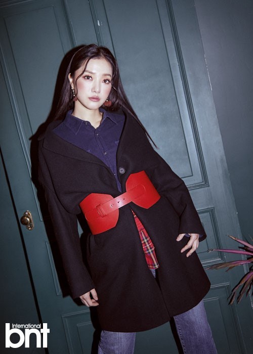 韩国女艺人郑素英最新时装杂志写真曝光