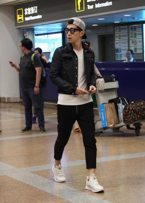 帅气"奶爸"邓伦的穿搭!