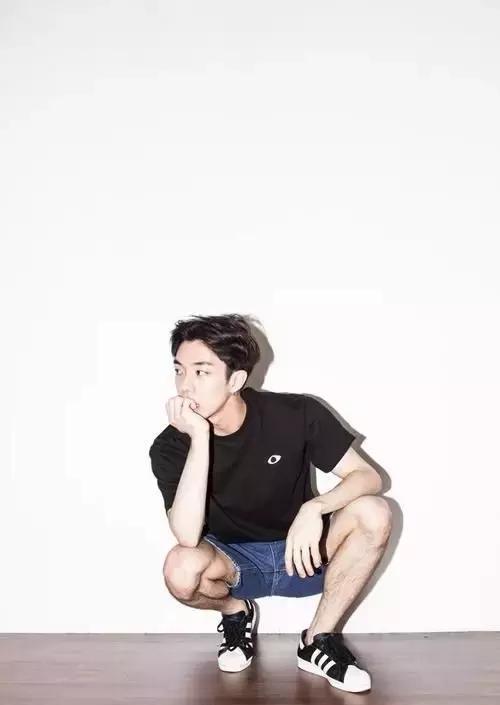 骗赞必备男生帅气的6种拍照姿势变身拍照达人吧