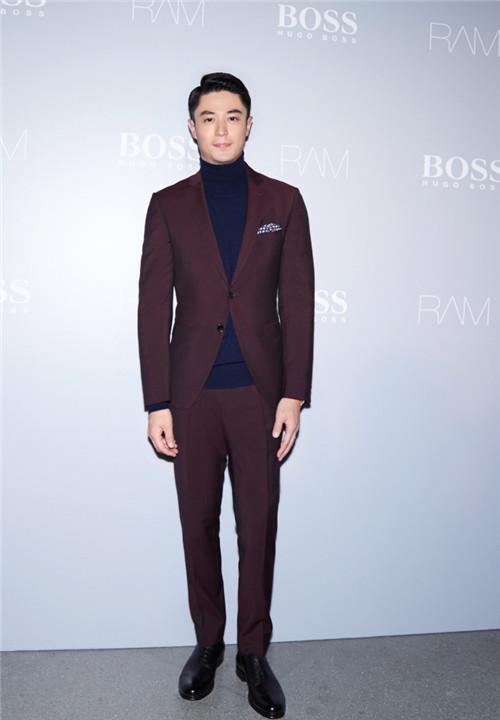 霍建华黑白造型大吐烟圈,造型超级man,林心如眼光还真不错