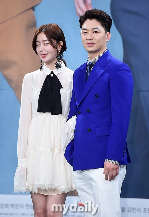 uee金康宇等艺人出席新剧上门女婿吴作斗发布会