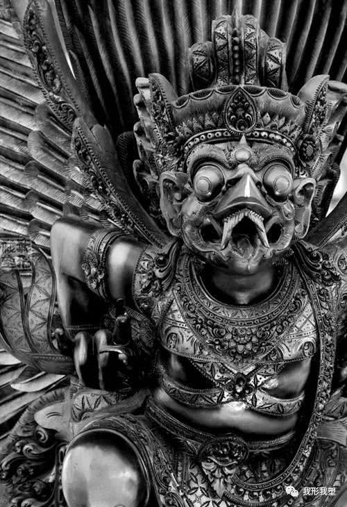 迦楼罗印度神话中的巨鸟南亚的雕塑视觉效果也很惊人哦