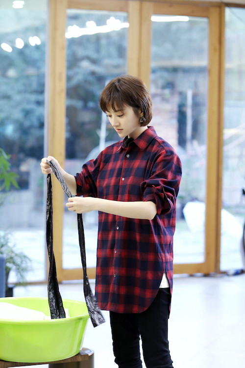 景甜《青春旅社》升级代理店长 布置任务美滋滋