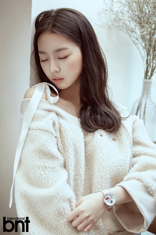 韩国女艺人李秀敏最新杂志写真曝光